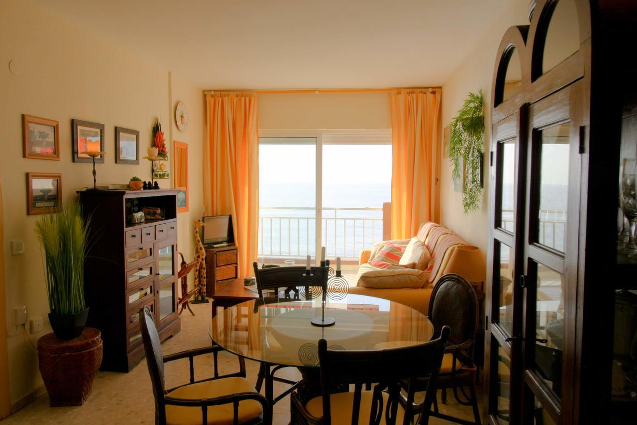 Suitur Apartamento Frente A La Playa 푸엔히롤라 외부 사진